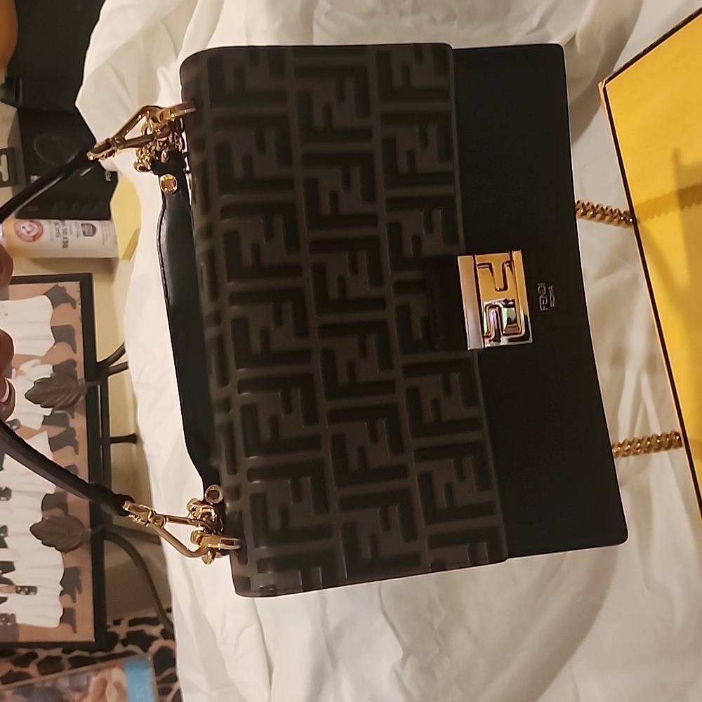 Fendi Black and Brown Logo Shoulder Bag - Picture 11 of 16